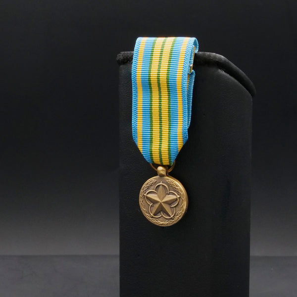 Military Outstanding Volunteer Service Medal - Miniature