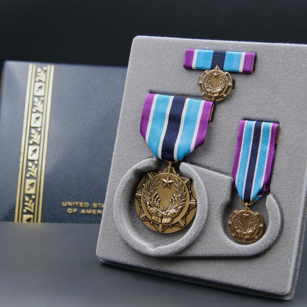 Army Civilian Award for Humanitarian Service Medal - Set